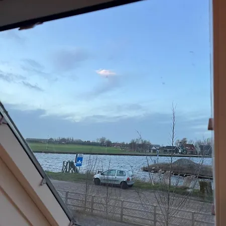 Rina's House - Authentiek Houten Gastenverblijf * Watergang
