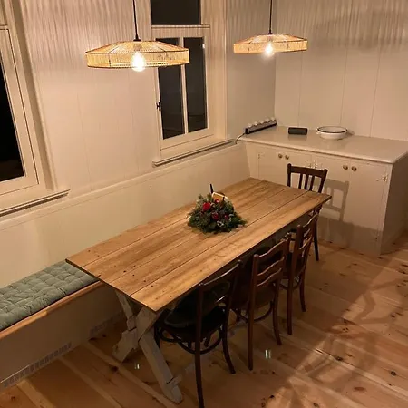 Rina's House - Authentiek Houten Gastenverblijf * Watergang