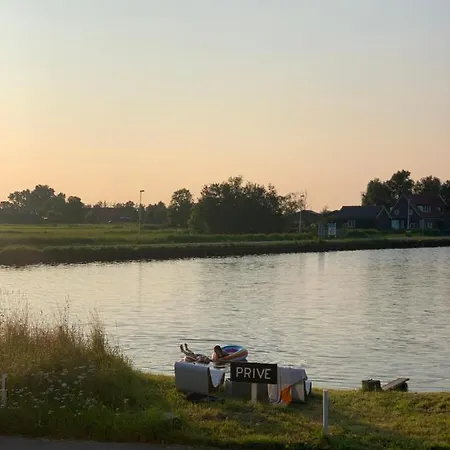 Rina's House - Authentiek Houten Gastenverblijf * Watergang