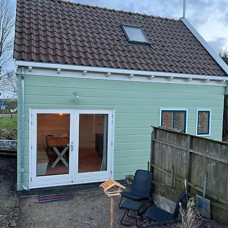 Holiday home Rina's House - Authentiek Houten Gastenverblijf