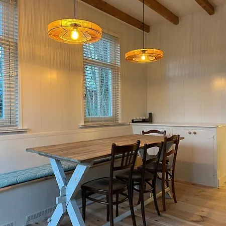 Rina's House - Authentiek Houten Gastenverblijf