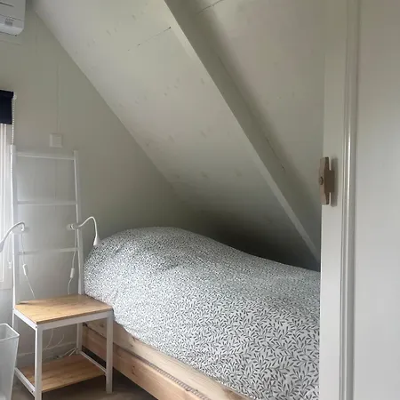 Rina's House - Authentiek Houten Gastenverblijf *