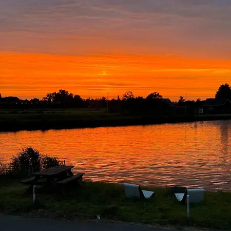Rina's House - Authentiek Houten Gastenverblijf Watergang