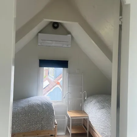 Rina's House - Authentiek Houten Gastenverblijf Watergang
