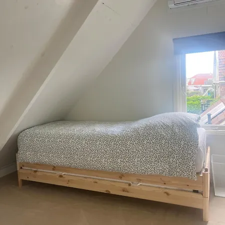 Rina's House - Authentiek Houten Gastenverblijf