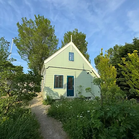 Holiday home Rina's House - Authentiek Houten Gastenverblijf *