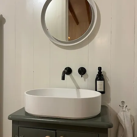 Rina's House - Authentiek Houten Gastenverblijf Watergang