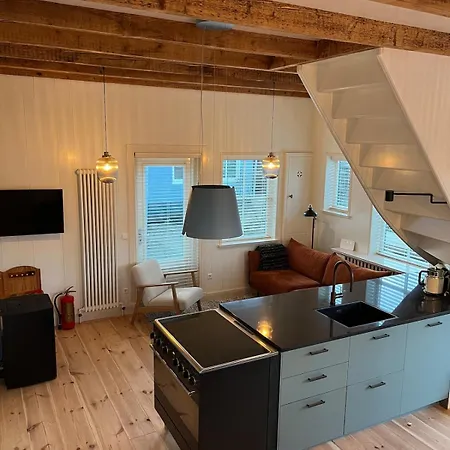 Rina's House - Authentiek Houten Gastenverblijf Holiday home