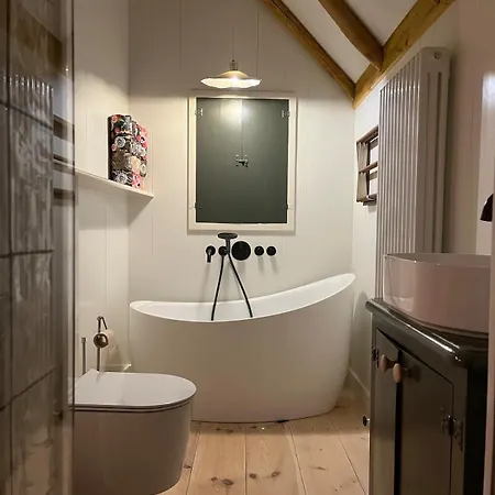 Holiday home Rina's House - Authentiek Houten Gastenverblijf