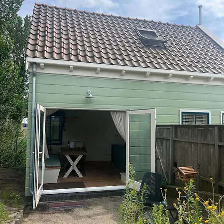 Rina's House - Authentiek Houten Gastenverblijf Holiday home Watergang